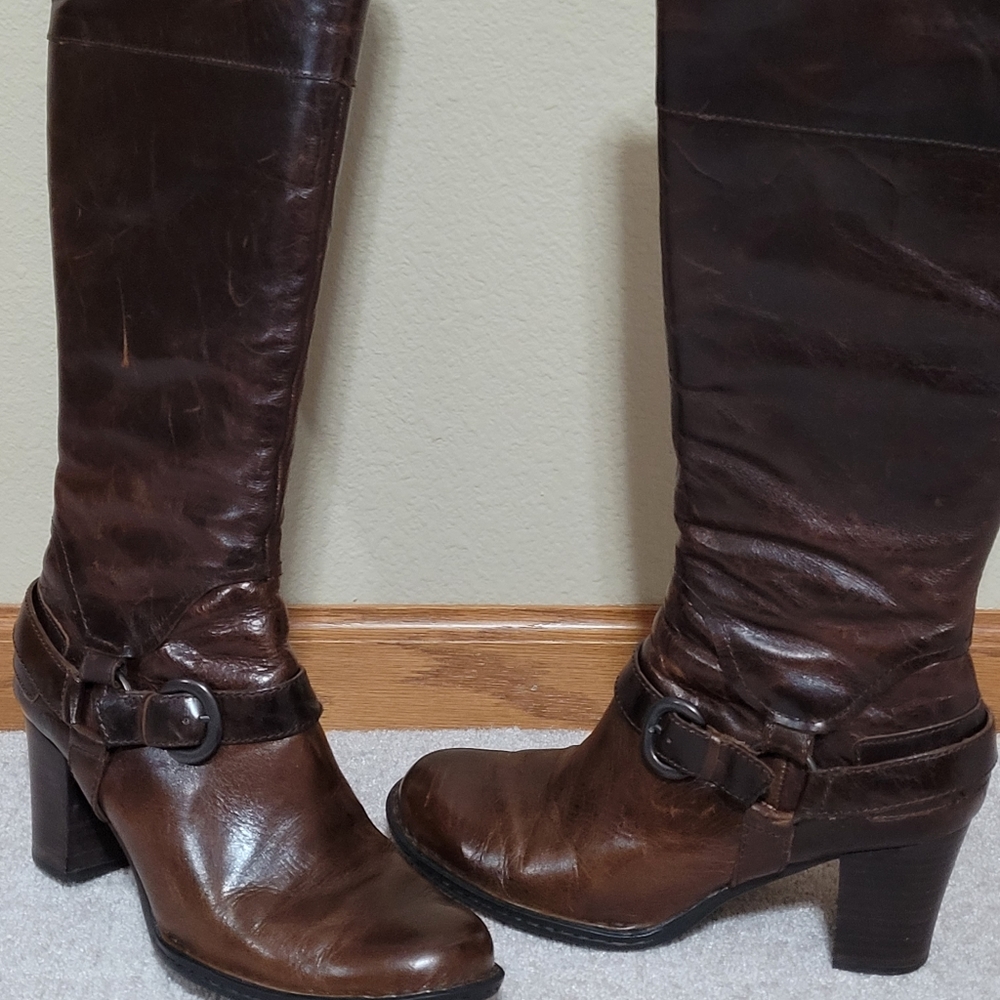 9M Born leather boots
